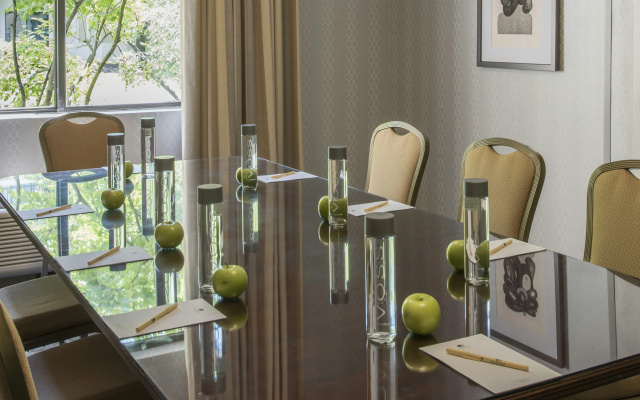DoubleTree by Hilton Hotel Chicago Wood Dale - Elk Grove