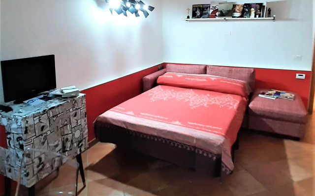 Movie Star Apartment with garden