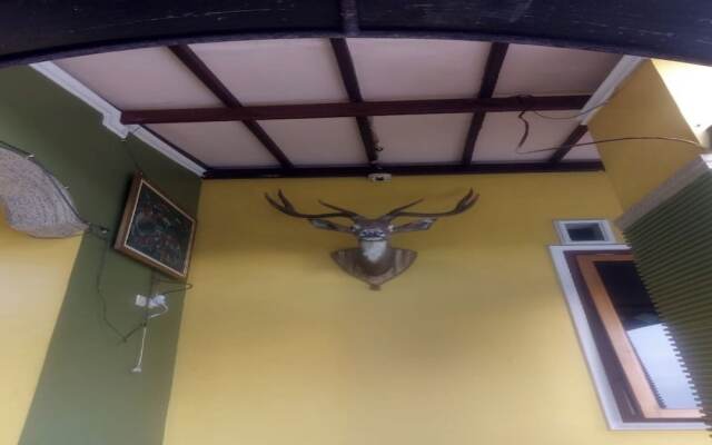 OYO Life 90646 Villa Karsinem Pasuruan