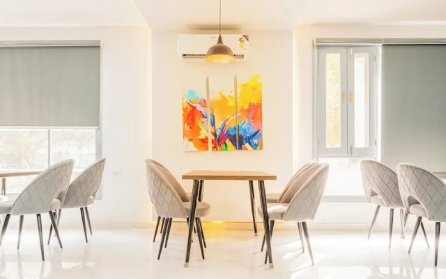 Housr Studio Rooms Sector 30 Gurgaon