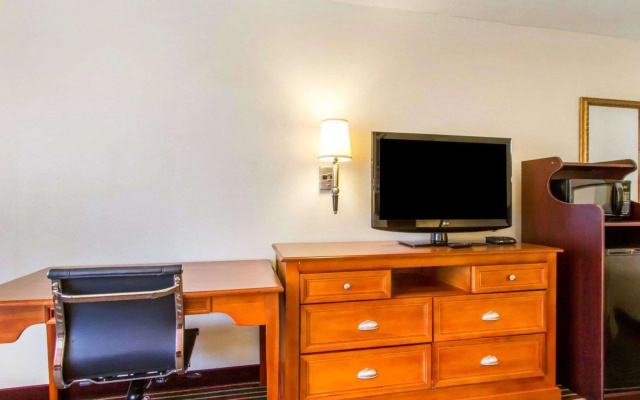 Quality Inn Dyersburg I-155