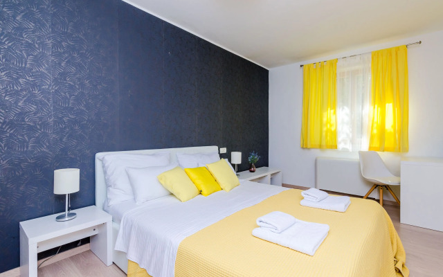 Villa Art Gallery - Six Bedroom Villa with Terrace and Swimming Pool