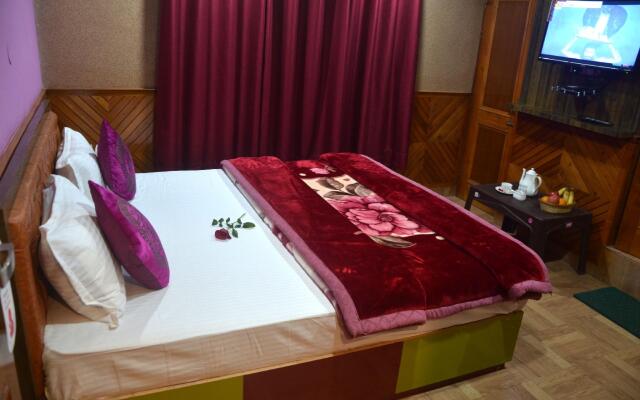 City Plaza Guest House and Restaurant