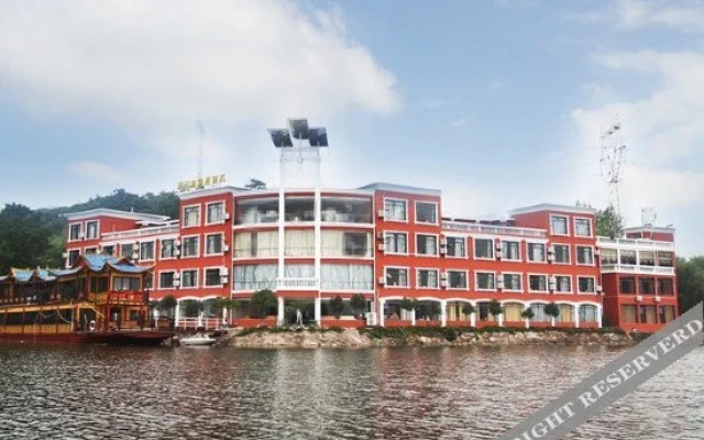 Qingjiang Tianlongwan Holiday Hotel