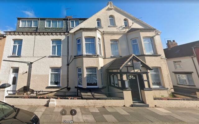 OYO Tudor Lodge - Redcar Beach