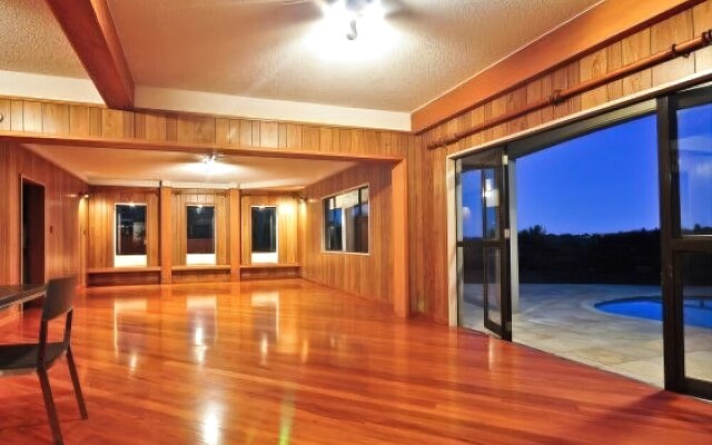 Luxury Country Views in Riverlea