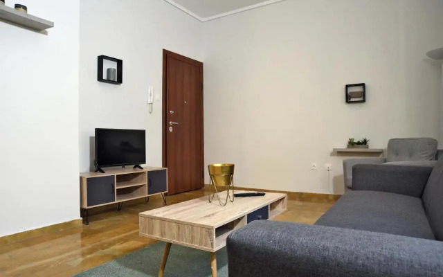 Delmare Aristotelous 7