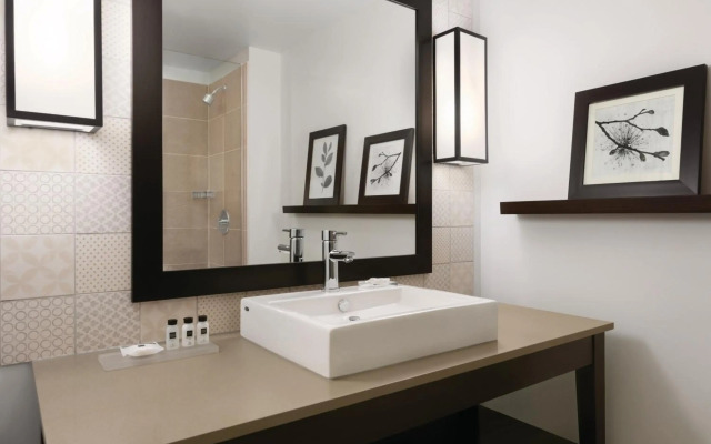 Country Inn & Suites by Radisson, Belleville, ON