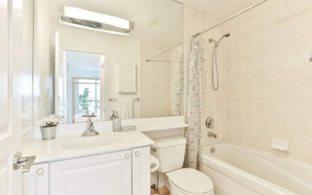 Vibrant Urban Condo 2Bed 2Bath