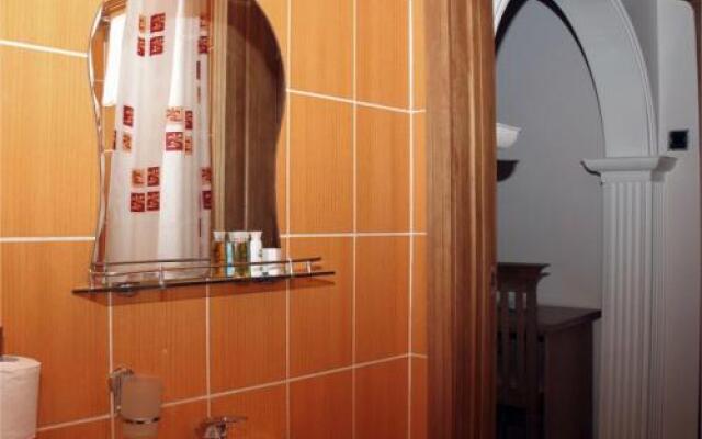 La Maison Hotel And Suites