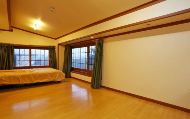 Yangpyeong Gureume Dalgadeusi Pension