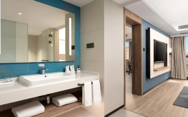 Vienna Hotel Shanghai Jiuxing Market Branch