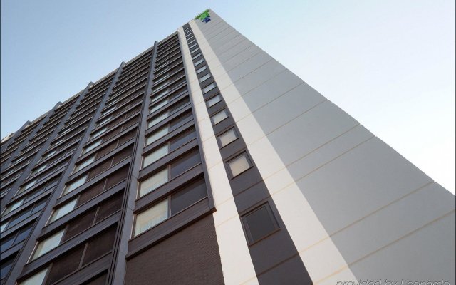 Holiday Inn Express Birmingham - Snow Hill, an IHG Hotel