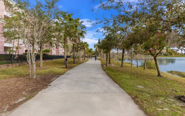 Enjoy Peaceful Lake View! Newly Decorated in Vista Cay - 3br/2b #3408