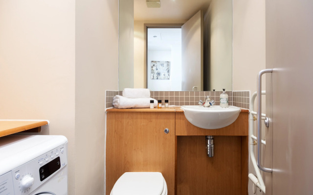Luxurious Lawrence House Serviced Apartment