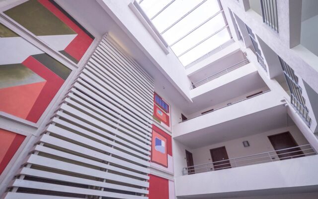 Red Velvet - 1BR - w/Parking, AC & Terrace