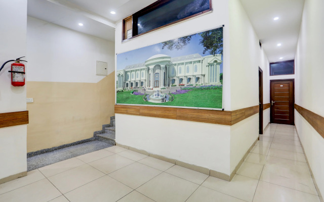 Hotel O Lohgarh Road Zirakpur Formerly JB Plaza