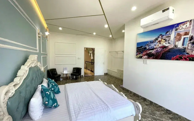 Aroma Luxury Villa