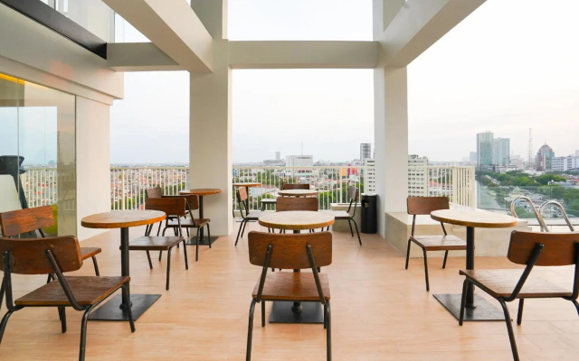 The Life Styles Hotel Surabaya