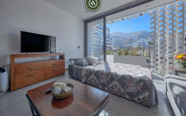 Cozy Studio - King Bed in Romantic Zone - Pool