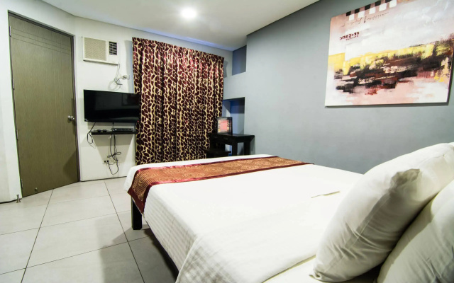 Jade Hotel & Suites