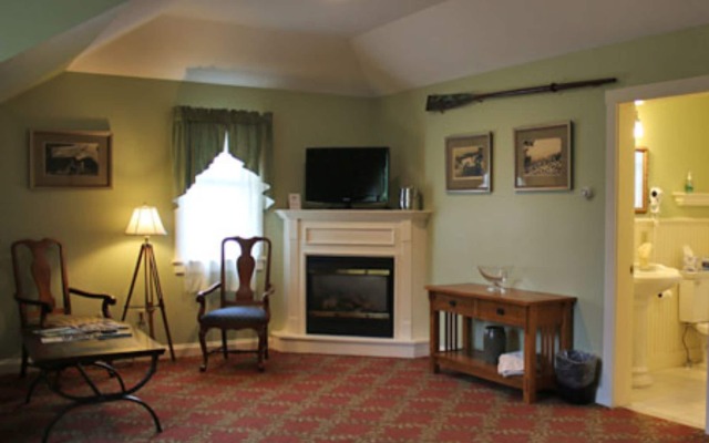 Kearsarge Inn