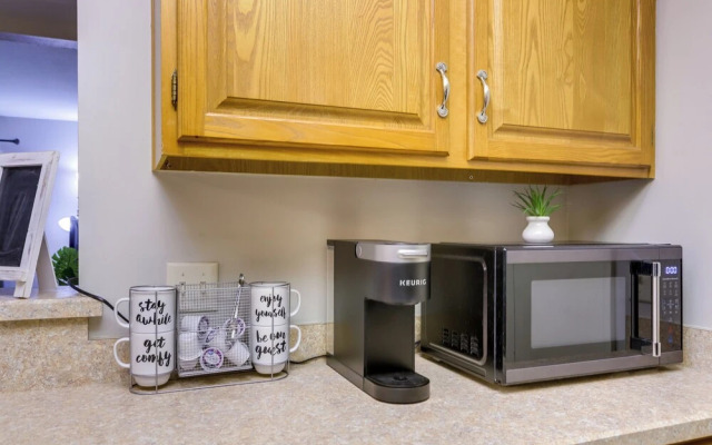 Toledo Vacation Rental ~ 8 Mi to Downtown!