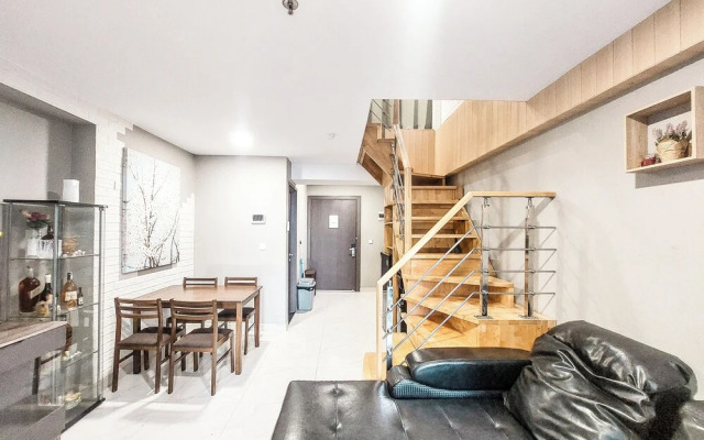 Good And Homey 2Br Loft At Grand Jati Junction Apartment