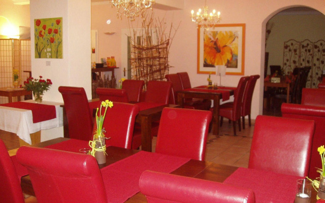 Hotel Adenia