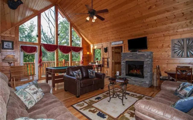 Kissing Retreat - Two Bedroom Cabin
