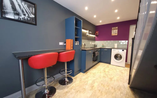 Liverpool City, Fairfield Duplex Suite