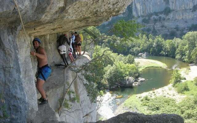 Luxurious Villa with Private Pool in Les Vans