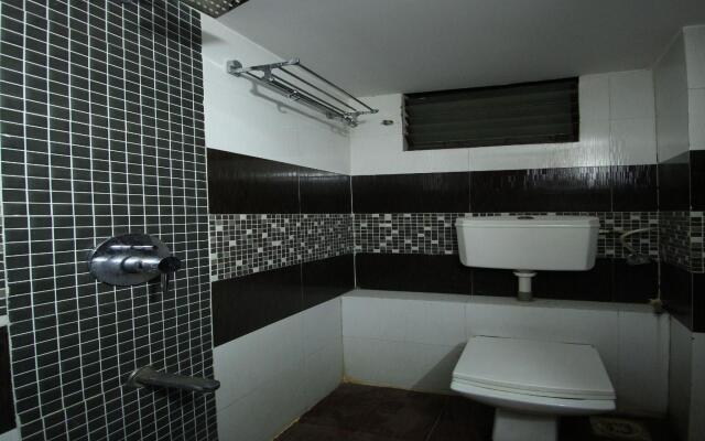 OYO 893 Hotel Seven