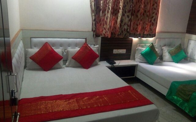 OYO 12739 Mahesh Inn