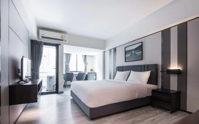 12 The Residence Hotel