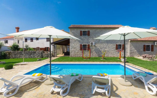 Holiday Home In Zminj