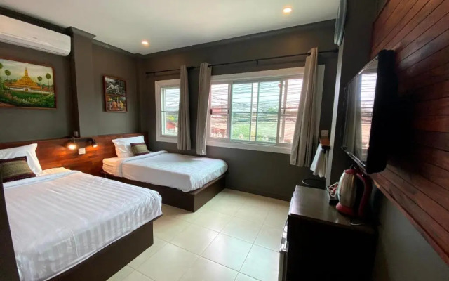 Patuxay Place