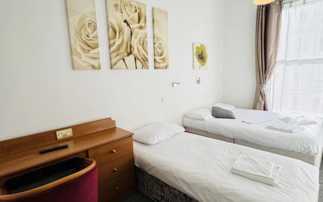 Carlton Courth Hotel Eastbourne