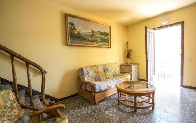Casa De Vacaciones "CAL VIVES"