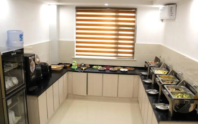 Green Tree Inn (Shangqiu Liangyuan District Railway Station)