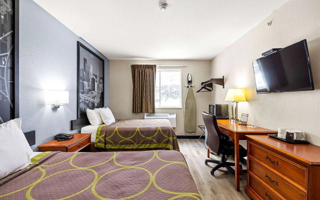 Super 8 by Wyndham Pittsburgh/Monroeville