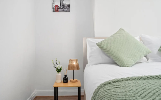 Modern 3-bedroom Home With Garden