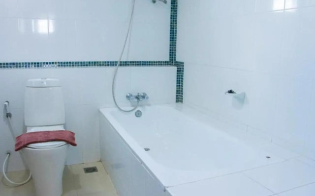 Convenient Grand Hotel (SHA Extra Plus)