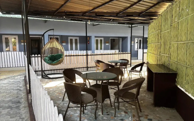 The Gulmohar Inn