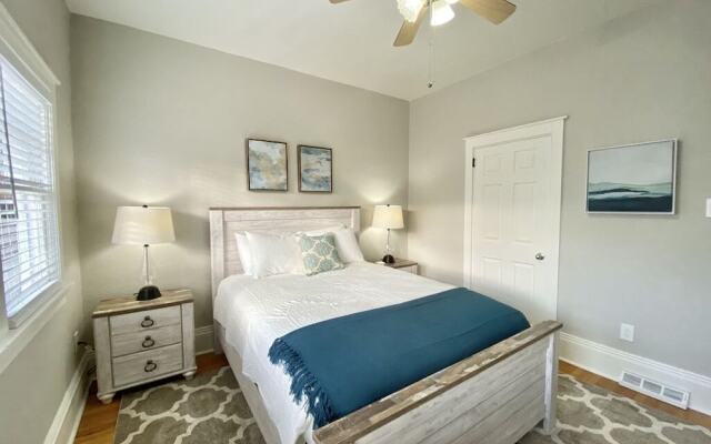 Stunning Bungalow Next to Unc - Free Cruiser Bikes!