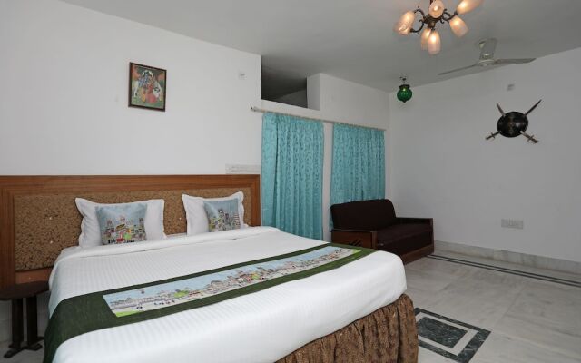 OYO 10206 Home Modern Stay near Fateh Sagar