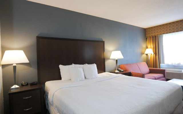 Baymont by Wyndham Flint Airport North