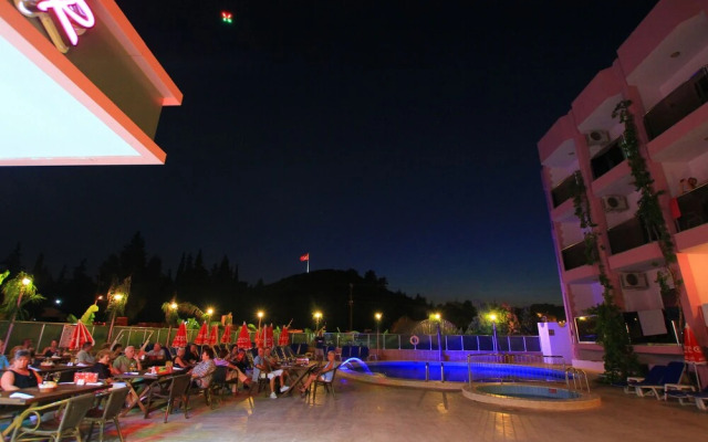 Hawaii Hotel 2