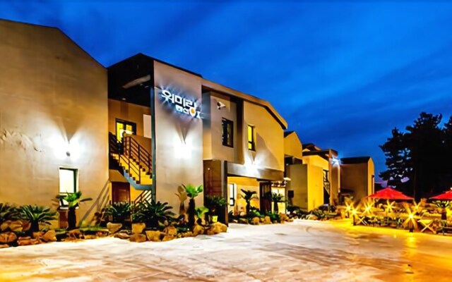 Seogwipo Wemerang Pension