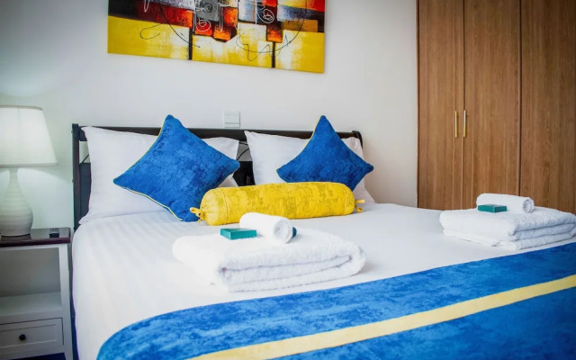 Luxel Suites by Homes by Della